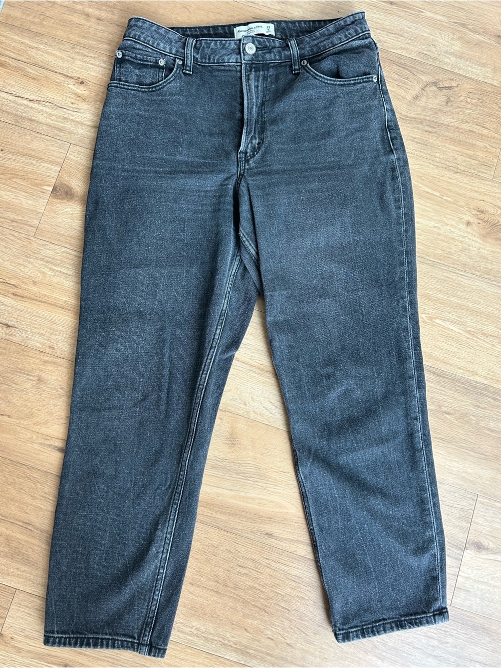Abercrombie & Fitch Curve Love The Mom High Rise Black Gray Wash Denim Jeans 28